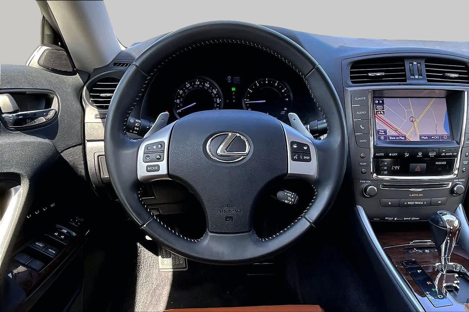 Used 2015 Starfire Pearl Lexus  image 5