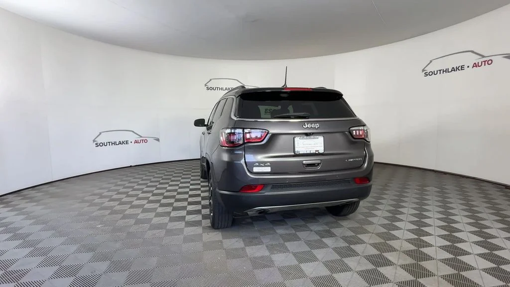 Used 2023 Gray Jeep Limited image 9