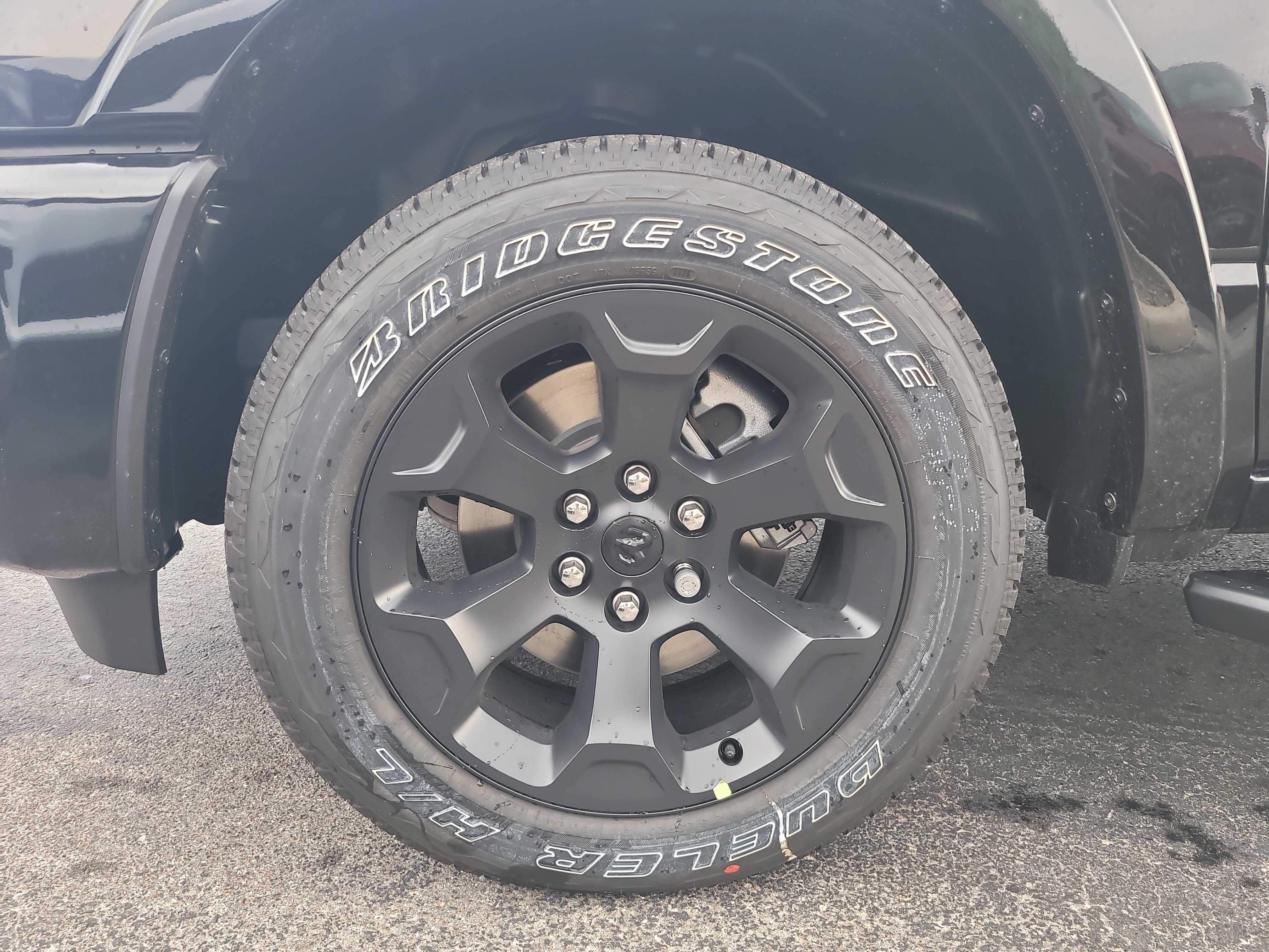 New 2026 Diamond Black Crystal Pearl-Coat Exterior Paint RAM Big Horn image 10