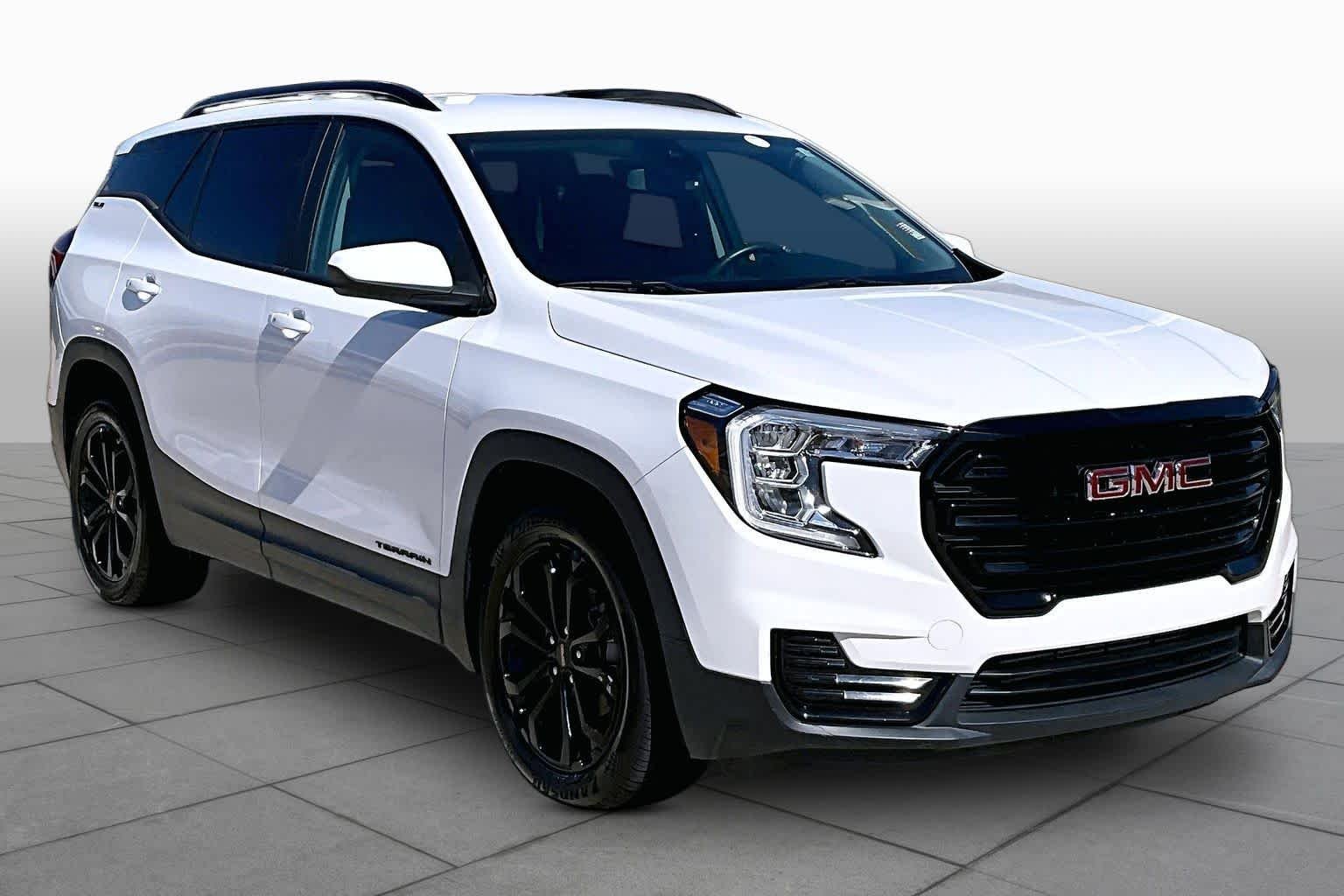 Used 2022 Summit White GMC SLE image 3