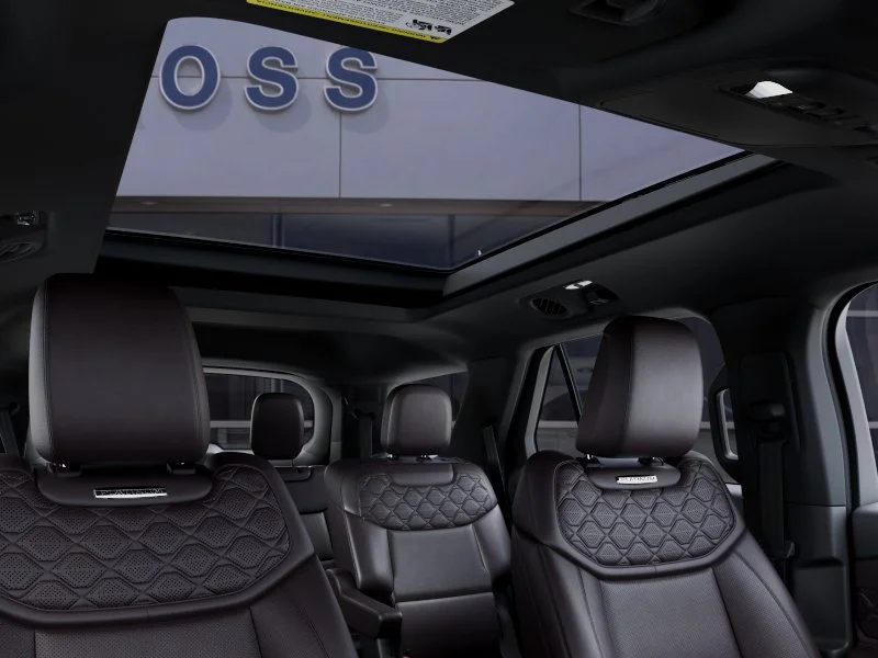 New 2027 Star White Metallic Tri-Coat Ford Platinum™ image 23