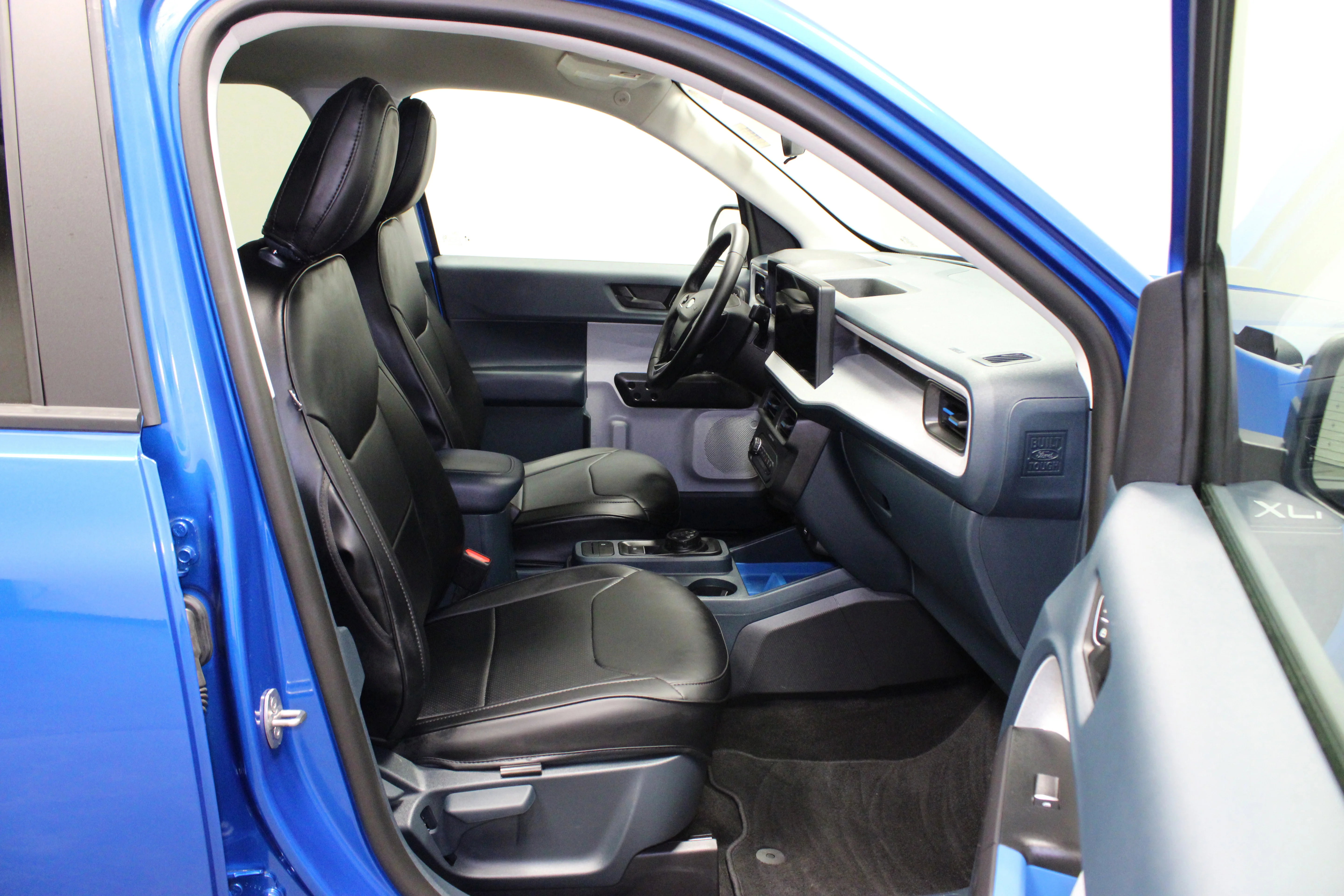 Used 2025 Blue Ford XLT image 17