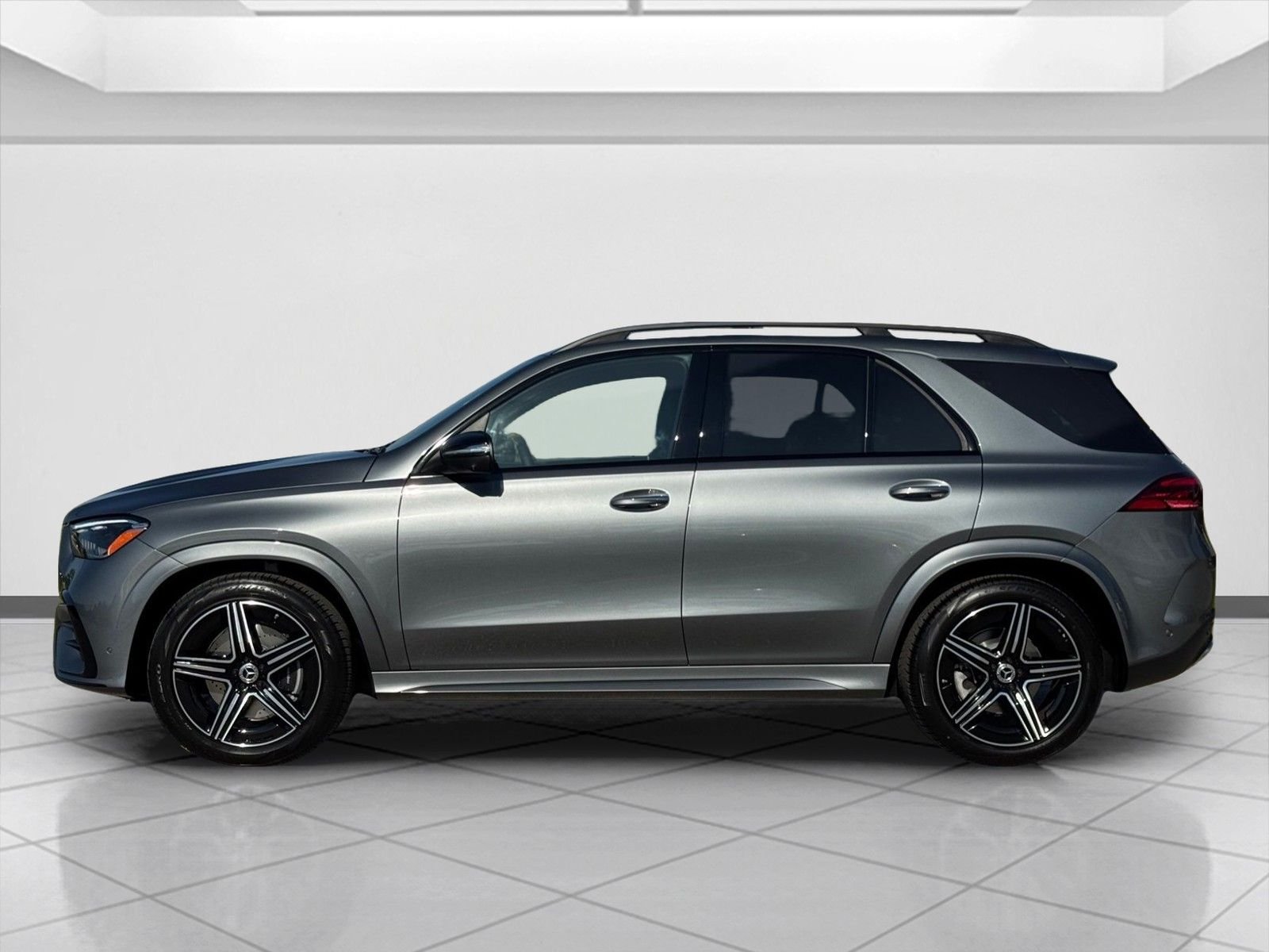 New 2026 Selenite Grey Metallic Mercedes-Benz GLE 450 image 5