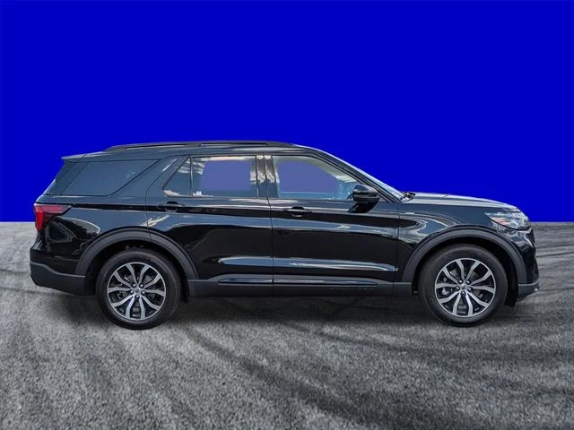 New 2026 Agate Black Metallic Ford ST-Line image 3