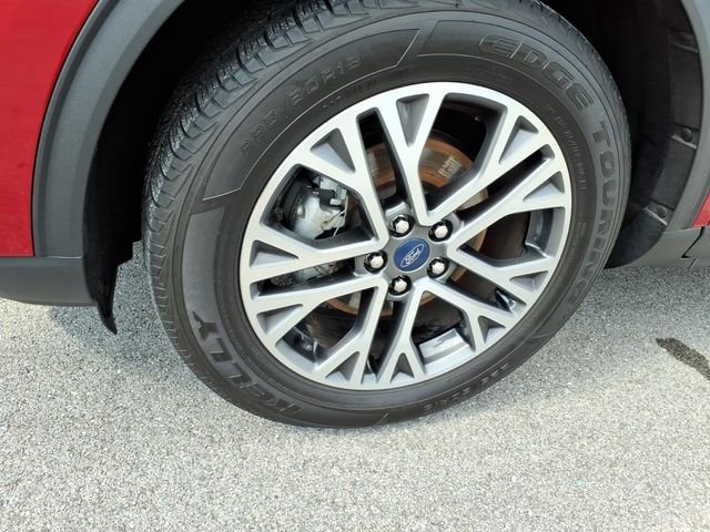 Used 2020 Red Ford SEL image 18