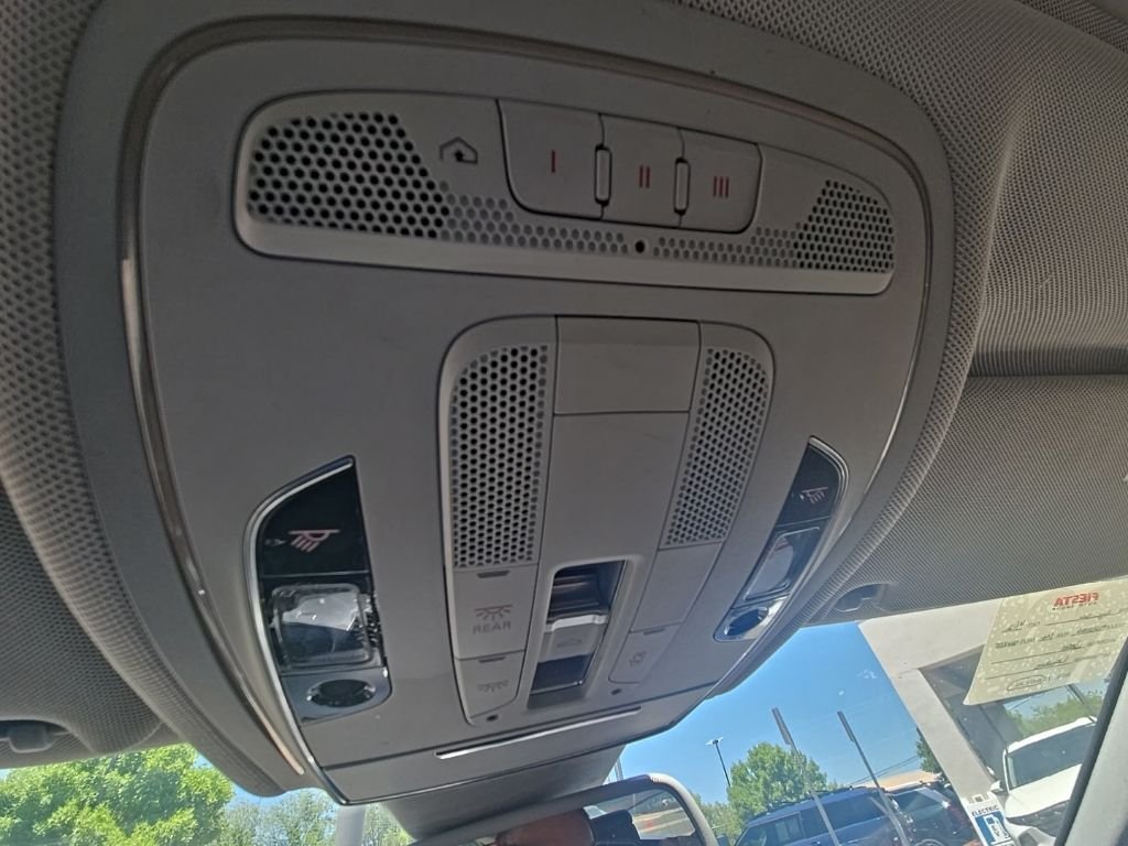 Used 2014  Audi 4.0T image 23