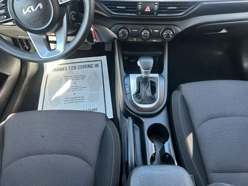 Used 2023 White Kia LX Sedan 4D image 40