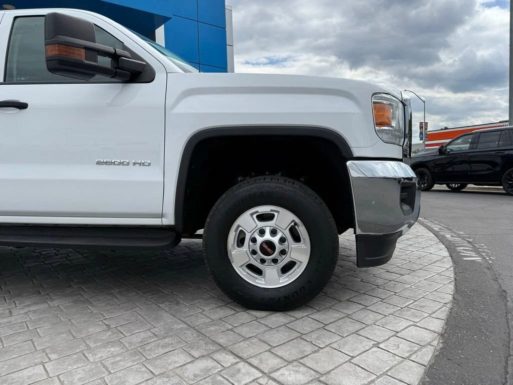 Used 2017 SUMMIT WHITE GMC DOUBL CAB 2WD 144 image 6