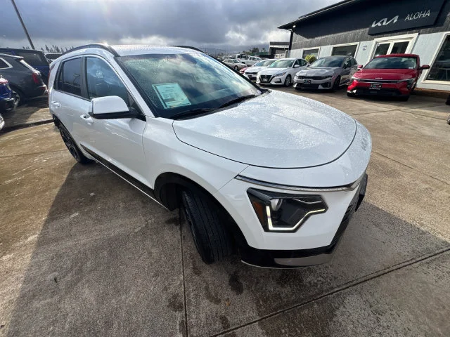 Certified Used 2025 White Kia EX Touring image 7