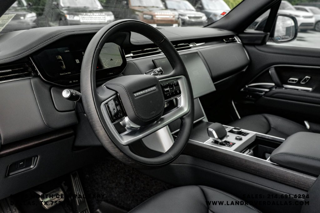 New 2027 Fuji White Land Rover SE image 2
