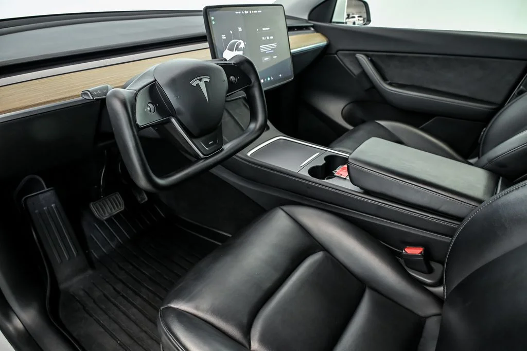 Used 2021 White Tesla Long Range image 11