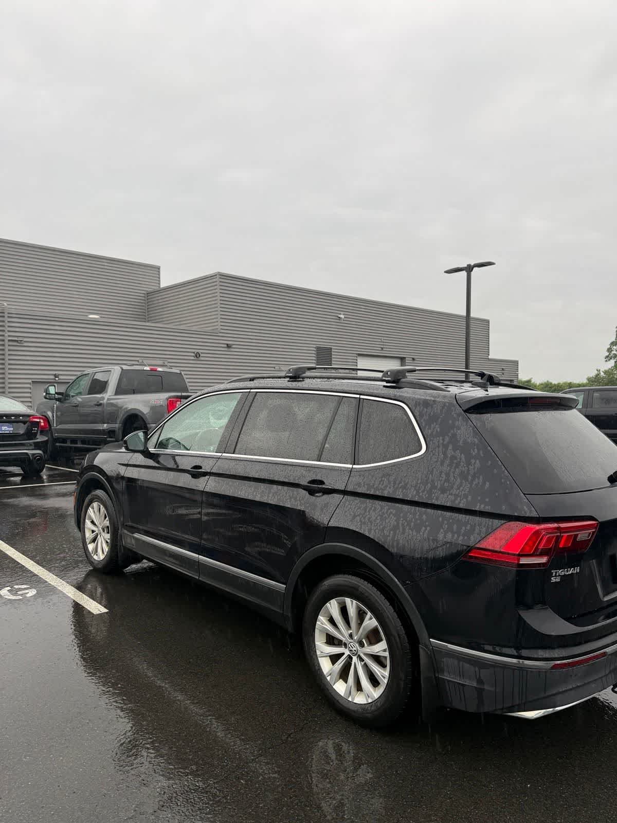 Used 2018  Volkswagen SE image 3