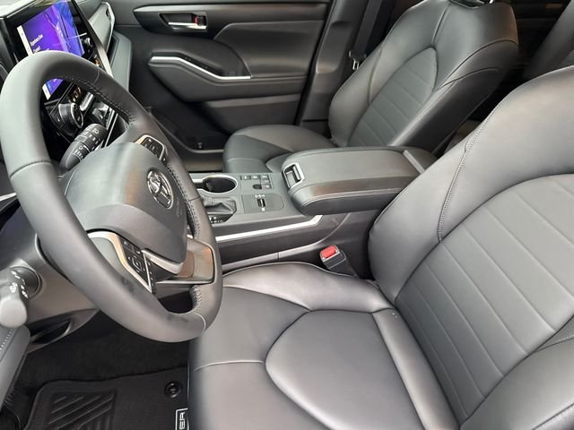 Used 2026 Beige Toyota XLE image 21