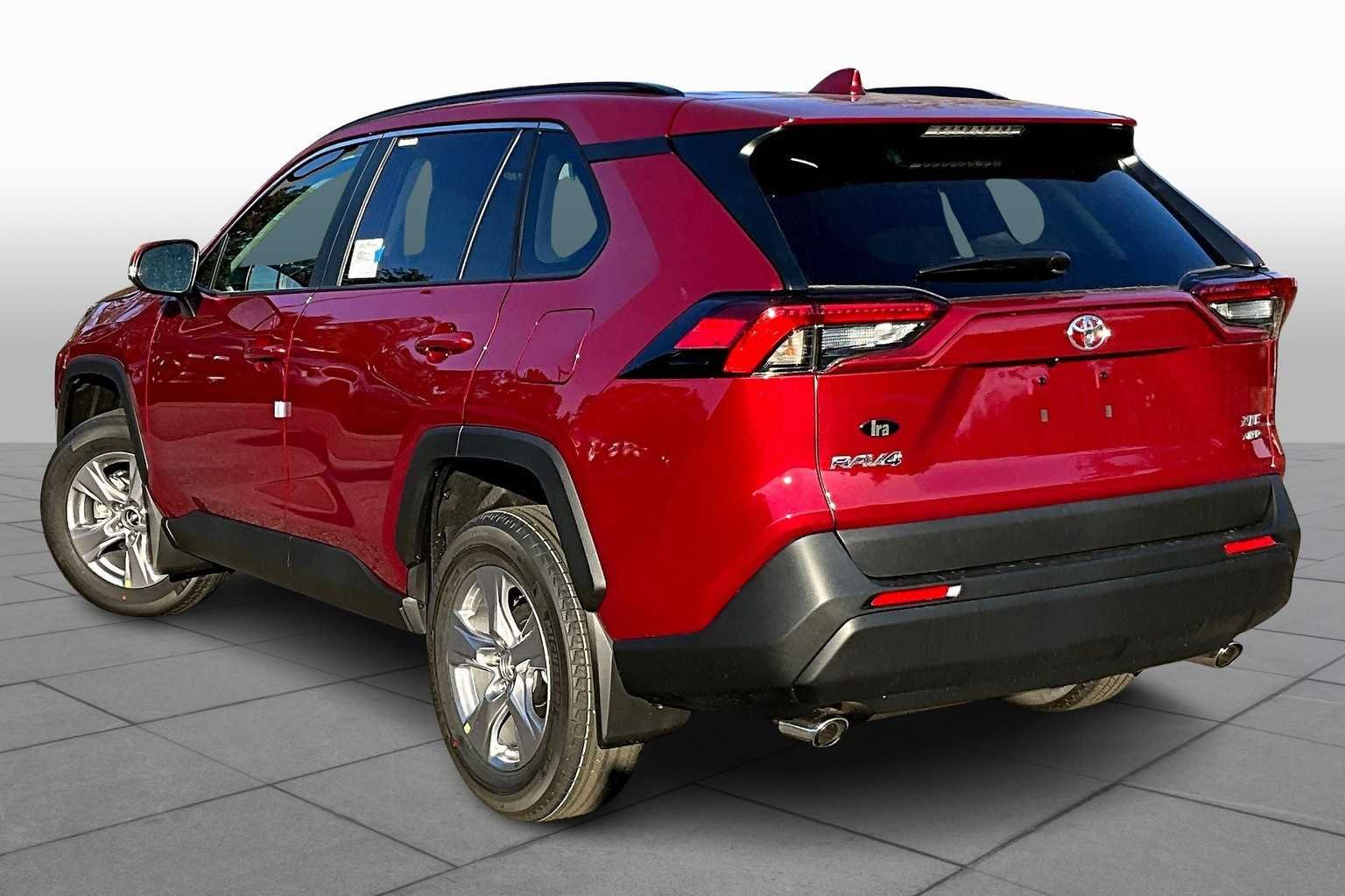 Used 2025 Ruby Flare Pearl Toyota XLE image 11