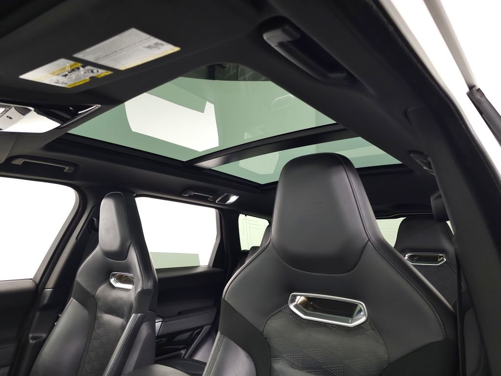 Used 2022 Fuji White Land Rover SVR image 18