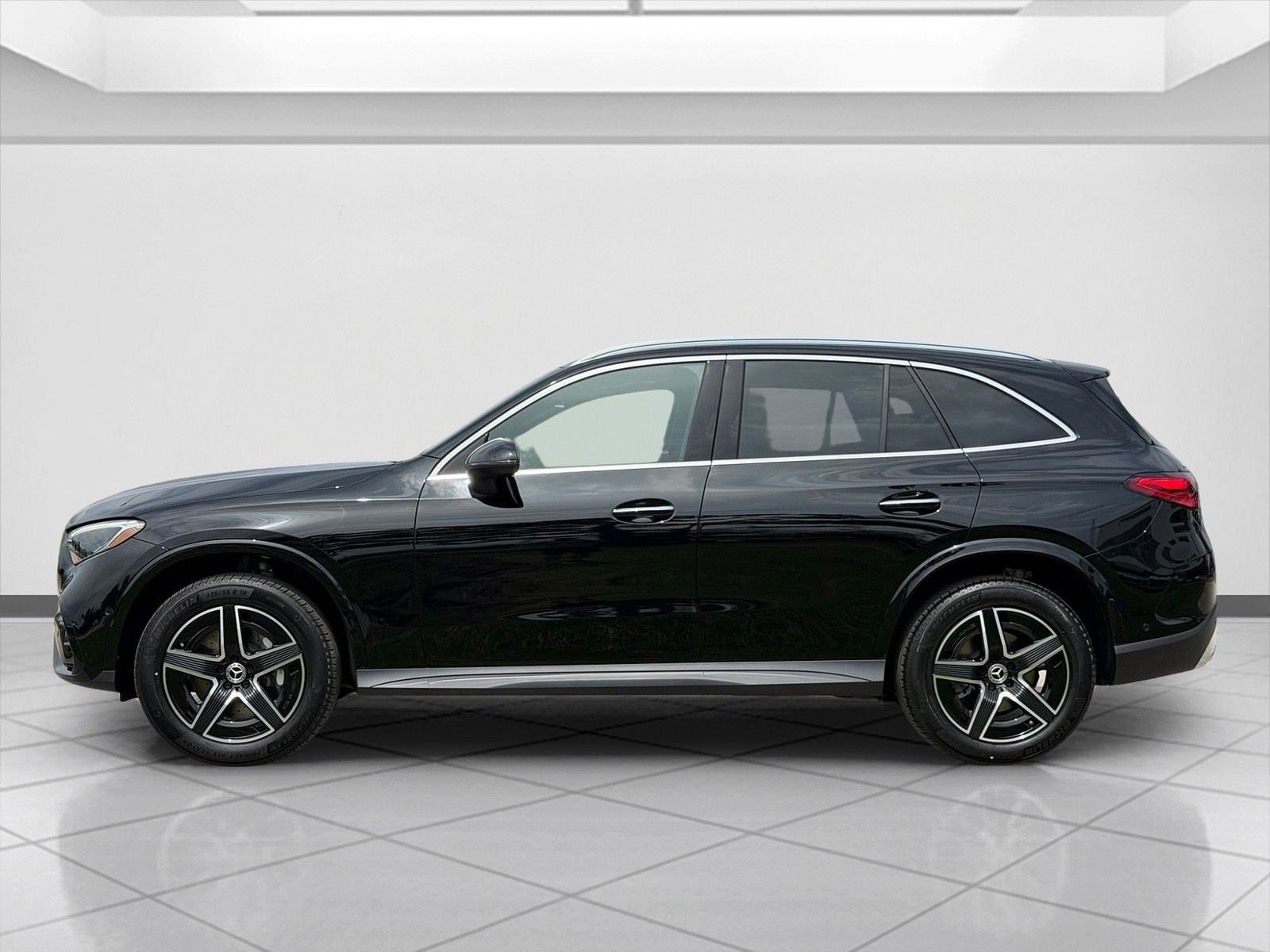 New 2026 Black Mercedes-Benz GLC 300 image 28