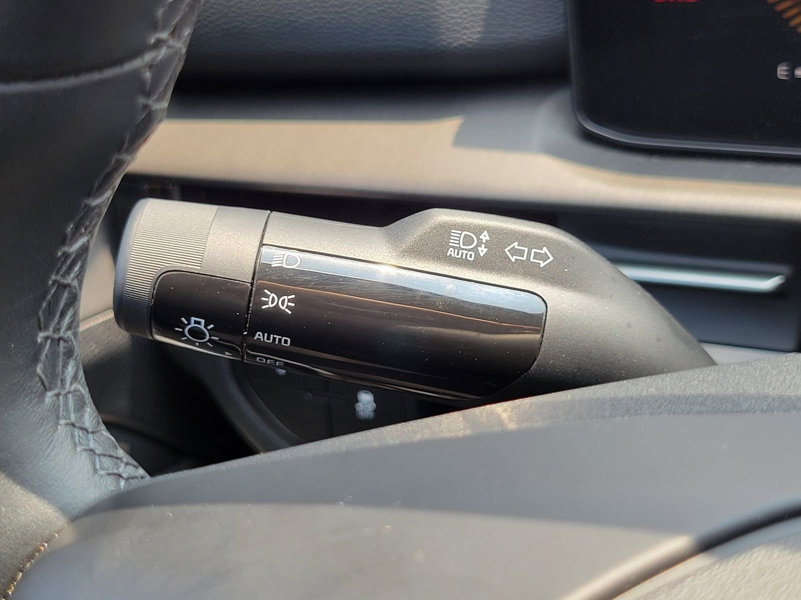 Used 2026 Black Kia X-Line image 15