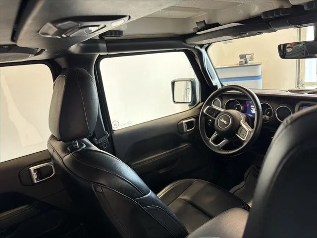 Used 2021 Black Jeep Unlimited Sahara image 32