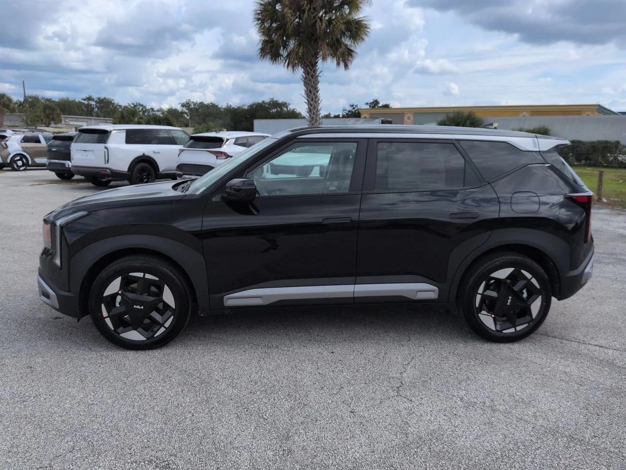 New 2027 Aurora Black Pearl Kia EX image 7