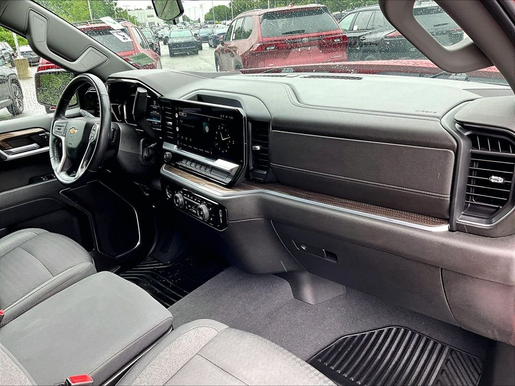 Used 2022 Red Chevrolet LT image 14