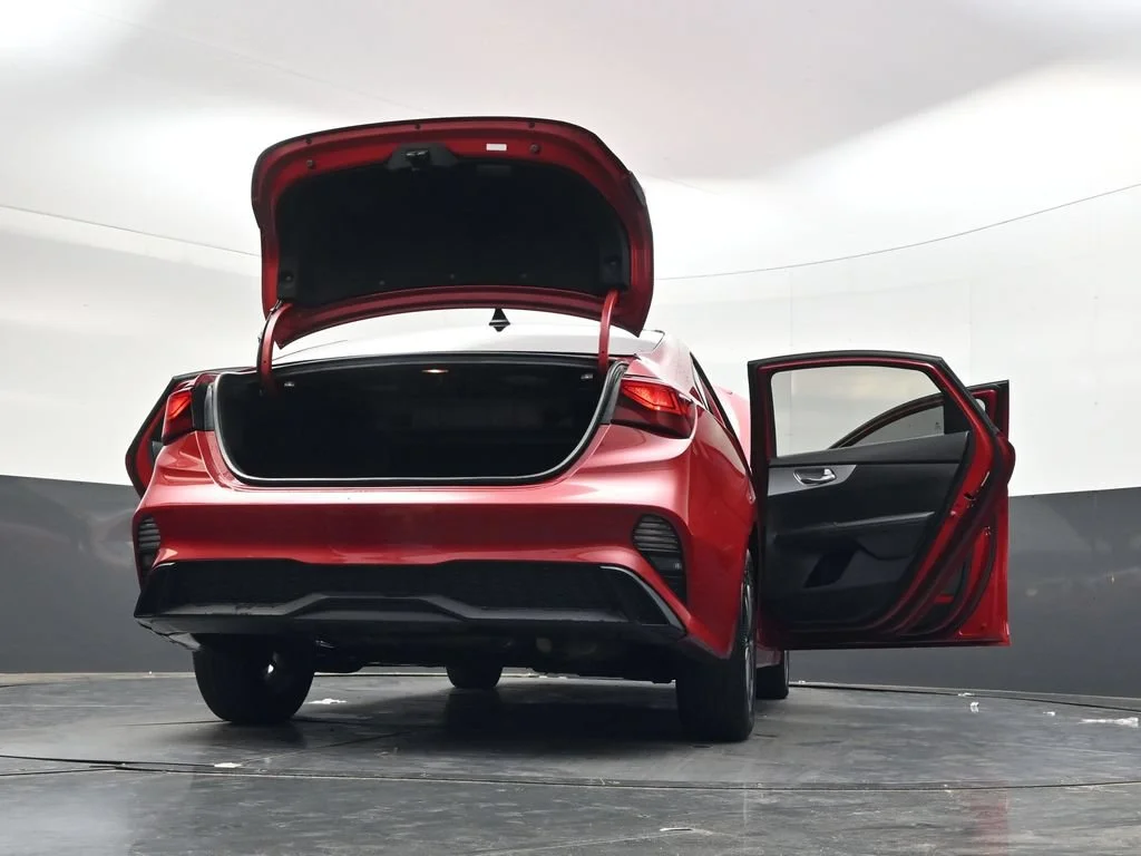 Used 2023 Red Kia LXS image 38