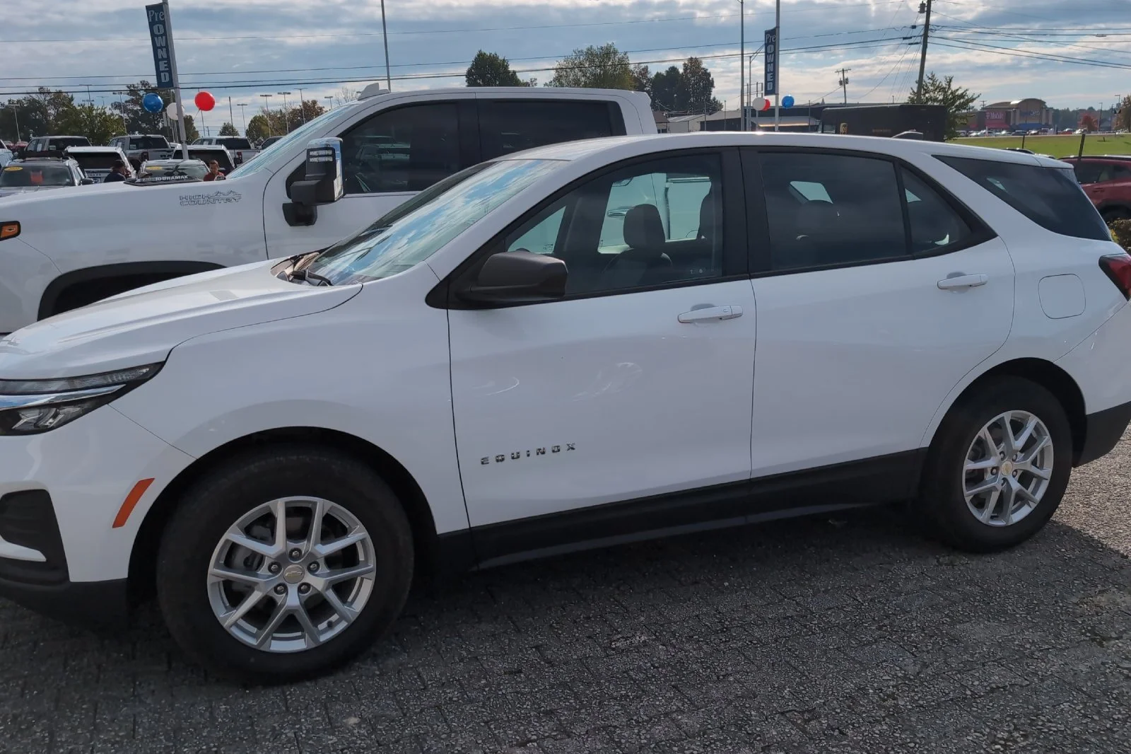 Used 2022 SUMMIT WHITE Chevrolet LS image 11