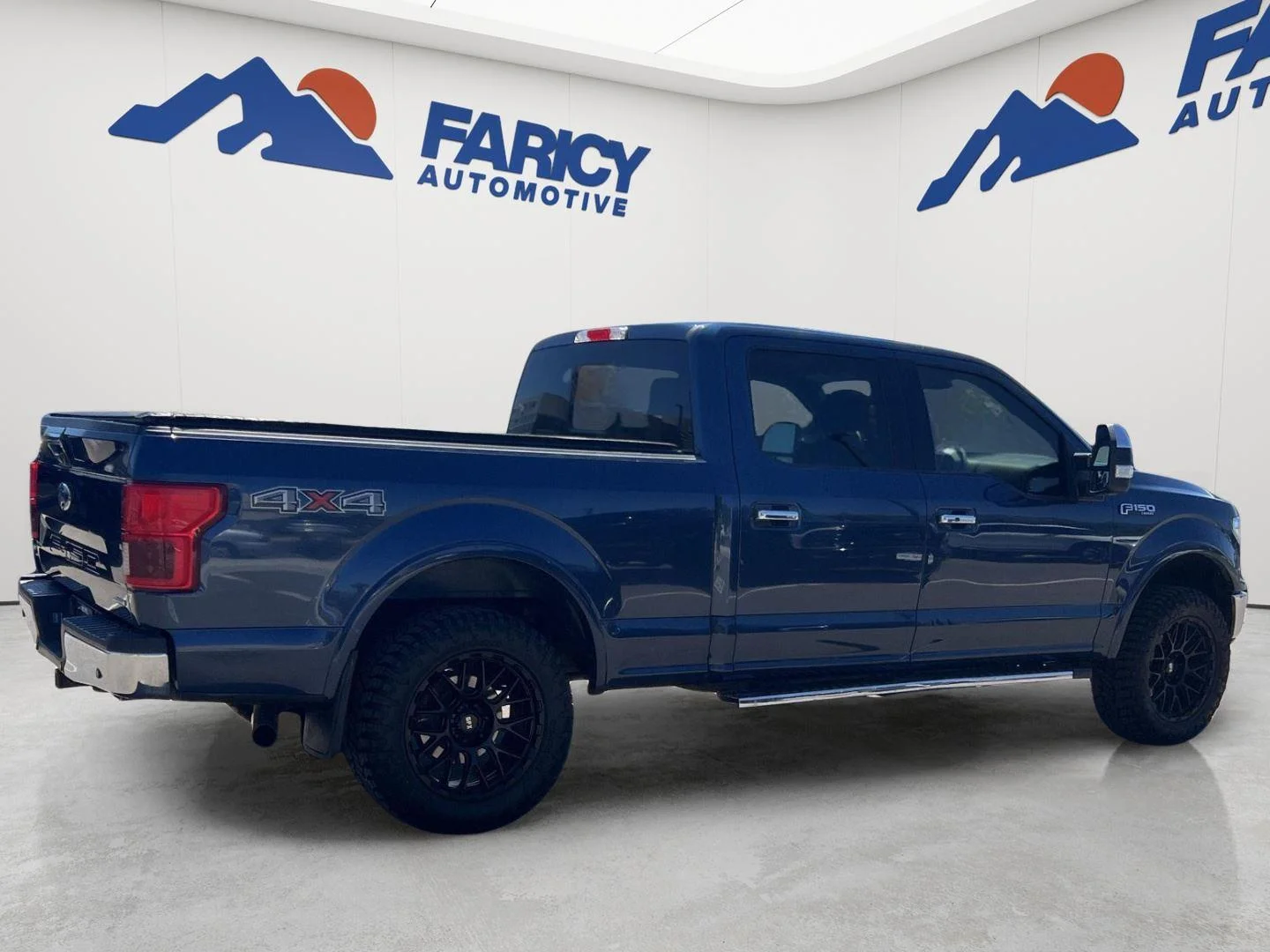 Used 2019 Blue Jeans FORD LARIAT image 5