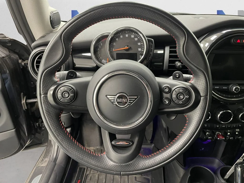 Used 2021 Midnight Black Metallic MINI  image 10