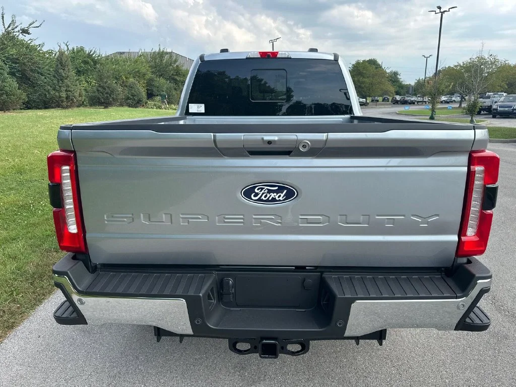 New 2027 Silver Ford Lariat image 14