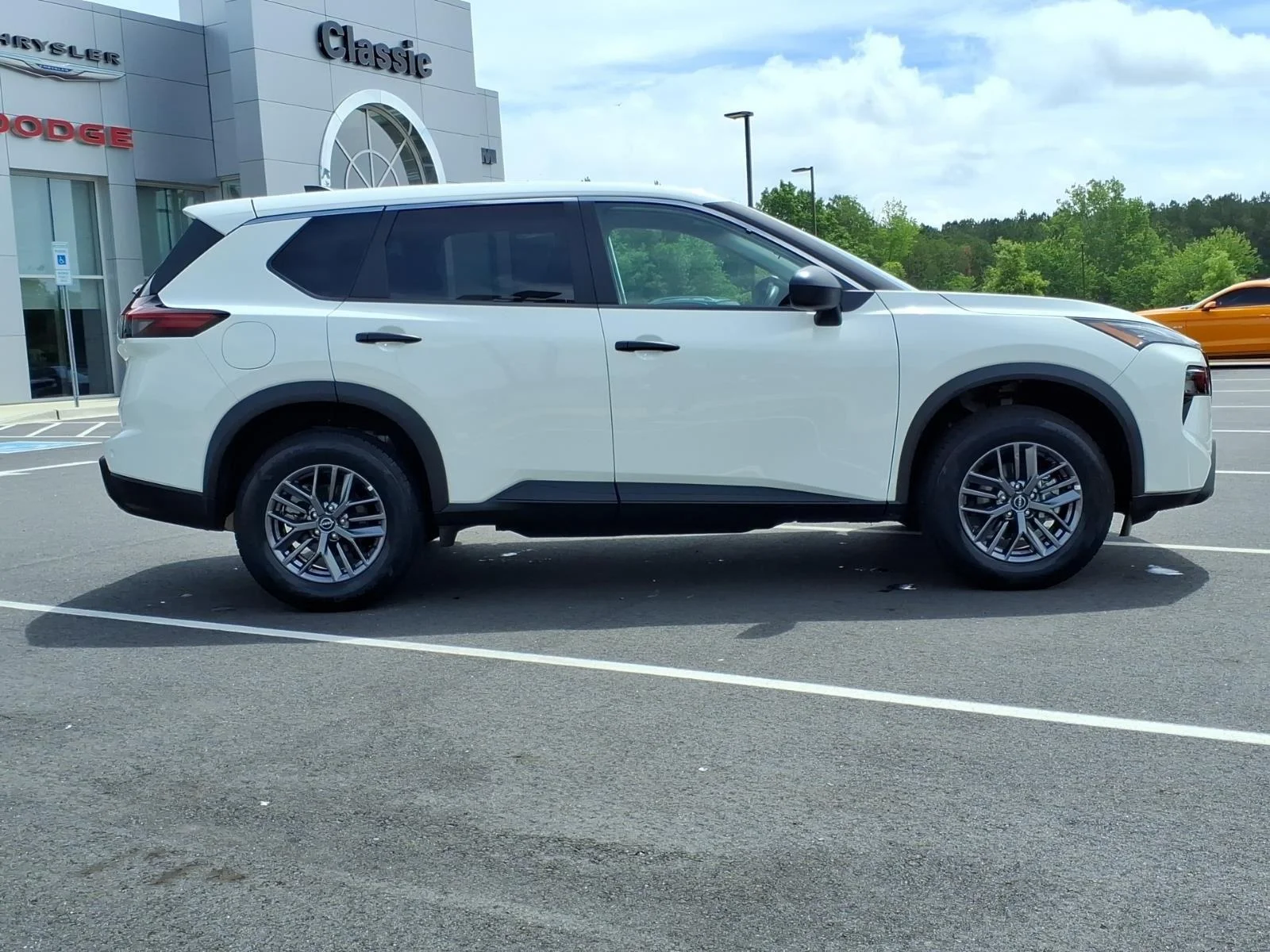Used 2025 Glacier White Nissan S image 9