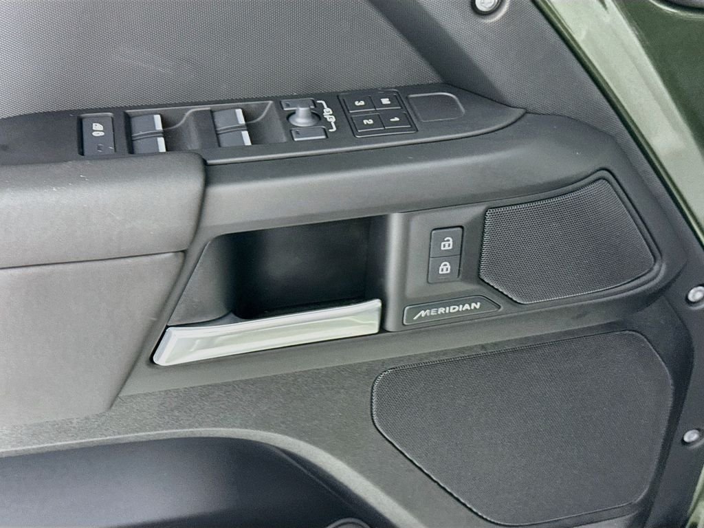 New 2026 Woolstone Green Land Rover S image 19