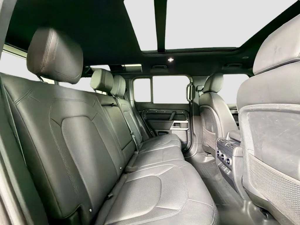 Used 2024 Gray Land Rover S image 29