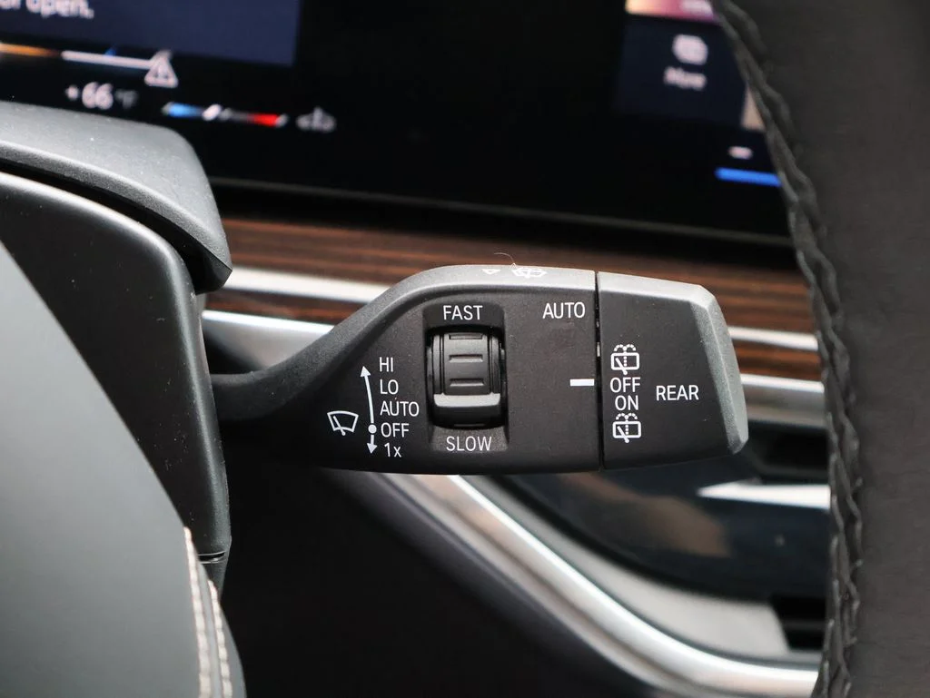 New 2026 White BMW xDrive40i image 34