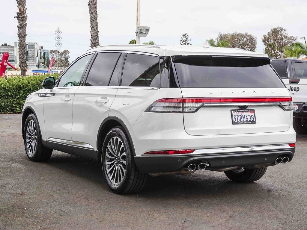 Used 2022 White Lincoln Standard image 4