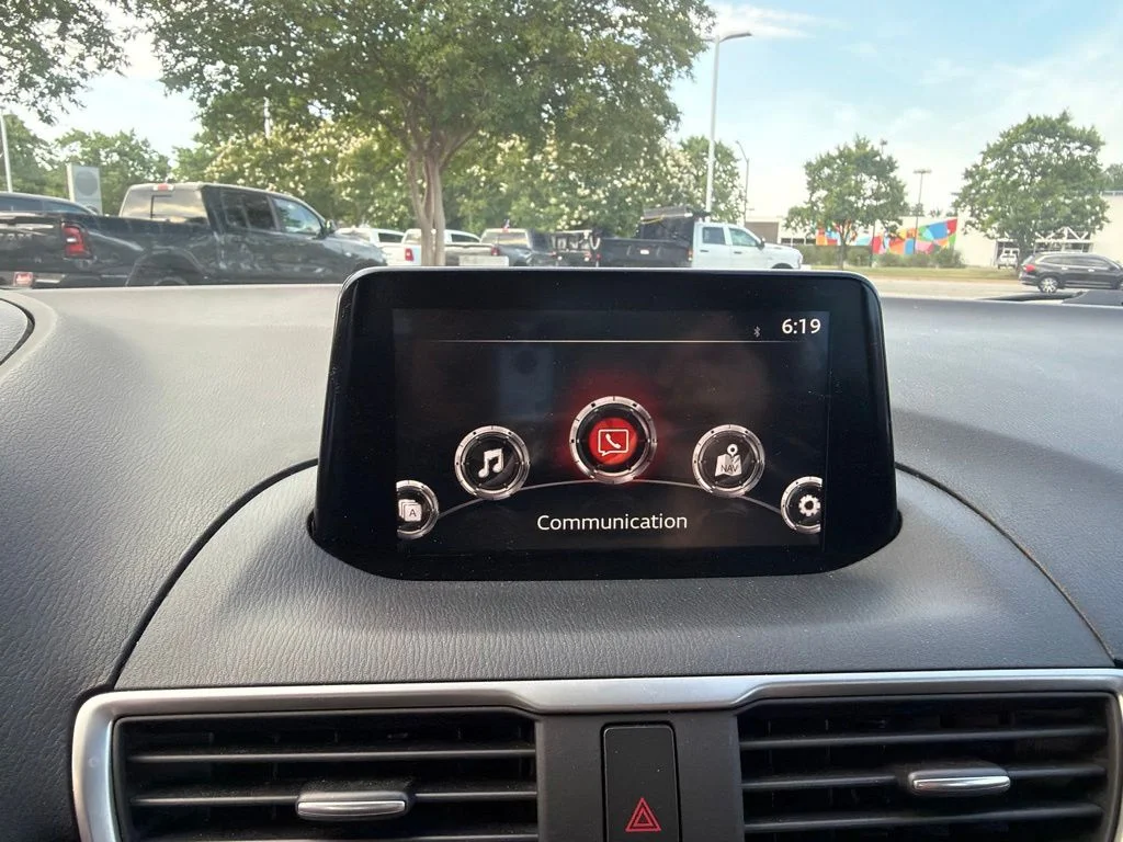 Used 2018 Silver Mazda Touring image 18