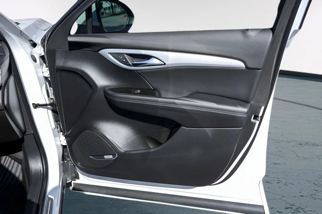 Used 2024 White Frost Tricoat Buick Avenir image 30