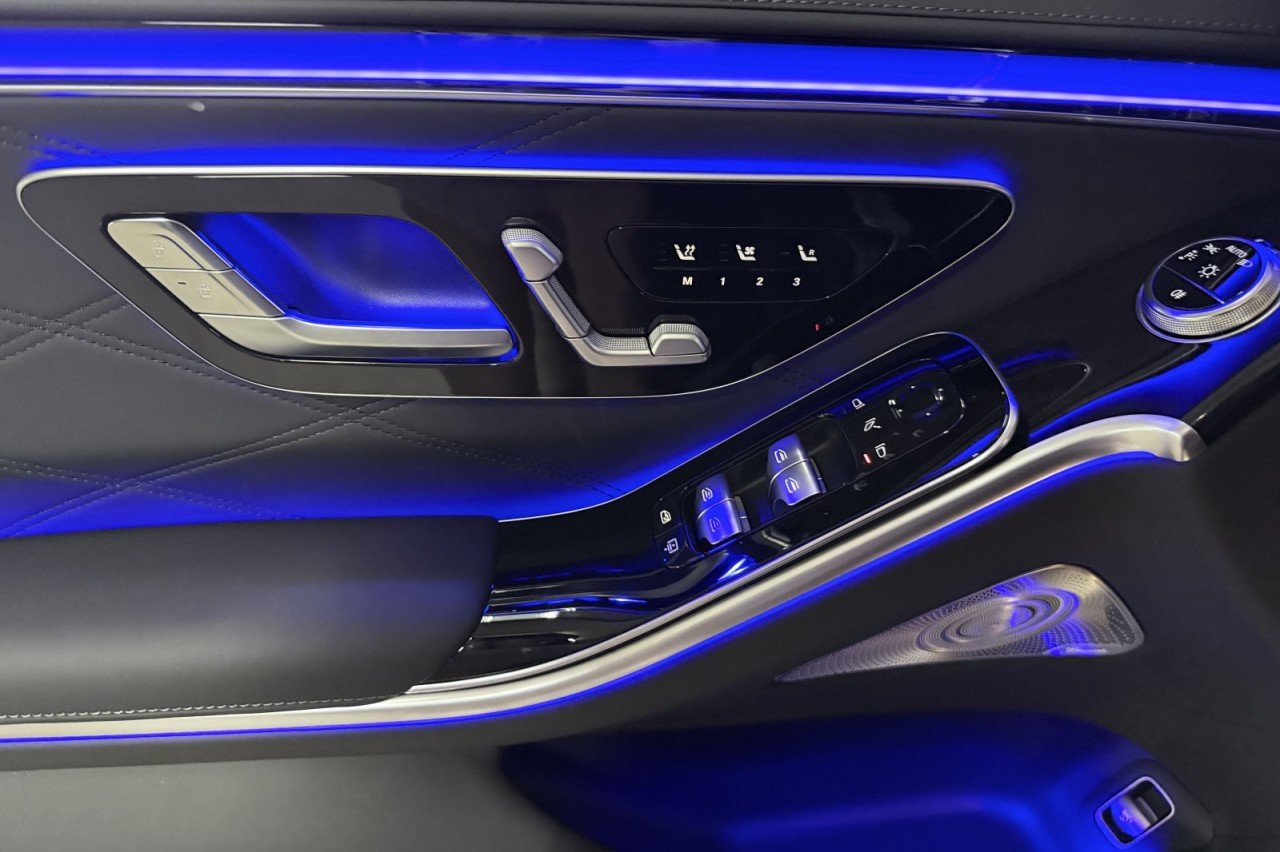 New 2026 Obsidian Black Metallic Mercedes-Benz Maybach S 680 4MATIC® Sedan image 10