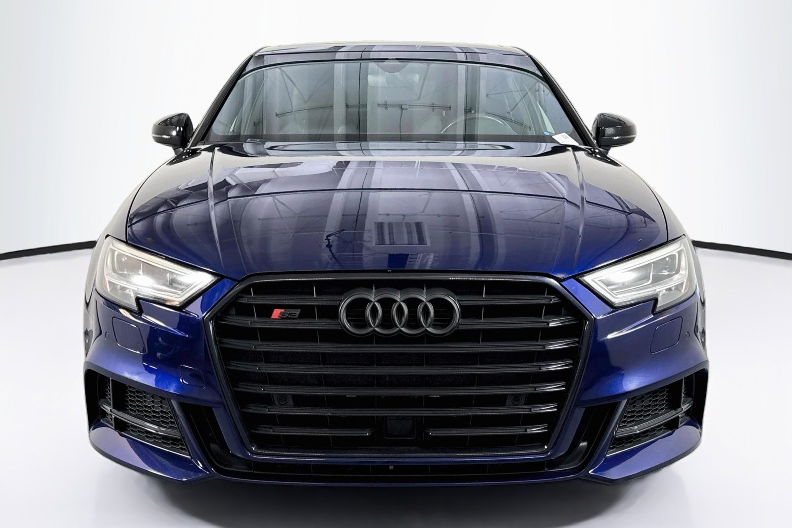 Used 2019 Navarra Blue Metallic Audi Prestige image 2