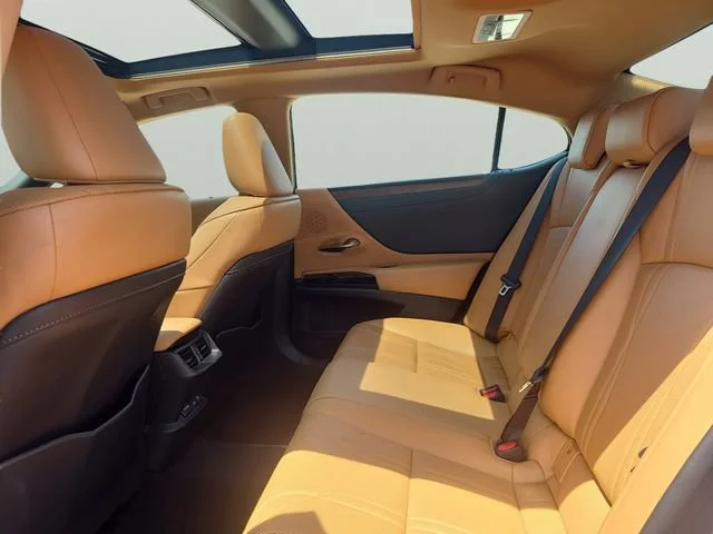 Used 2024 Red Lexus ES 350 Luxury image 8