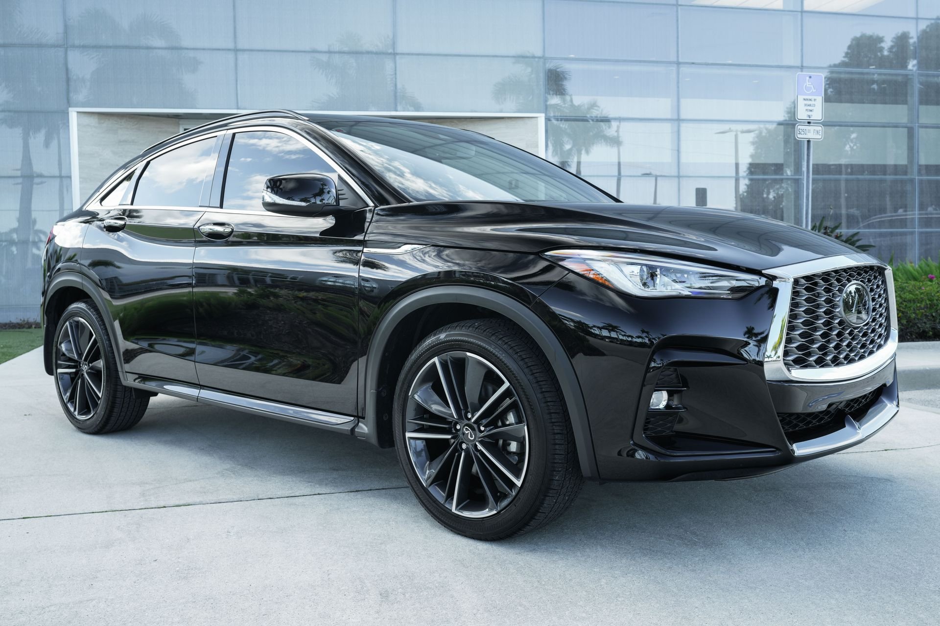 2025 Infiniti QX55 Luxe photo 2