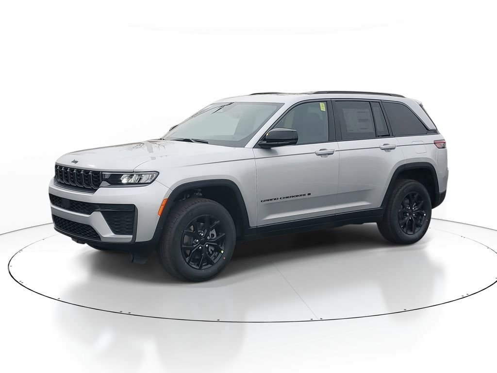 New 2026 Silver Zynith Exterior Paint Jeep Altitude image 2