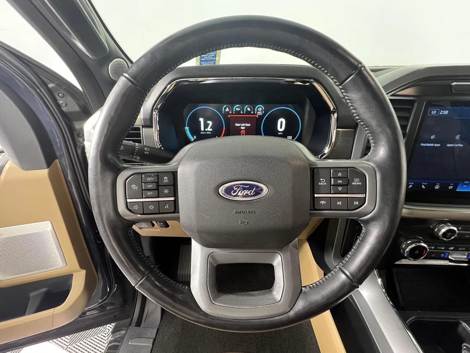 Used 2022 Smoked Quartz Metallic Tinted Clearcoat Ford LARIAT image 13