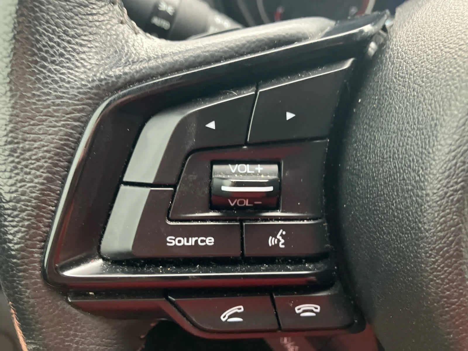 Used 2022 Ice Silver Metallic Subaru Onyx Edition image 18