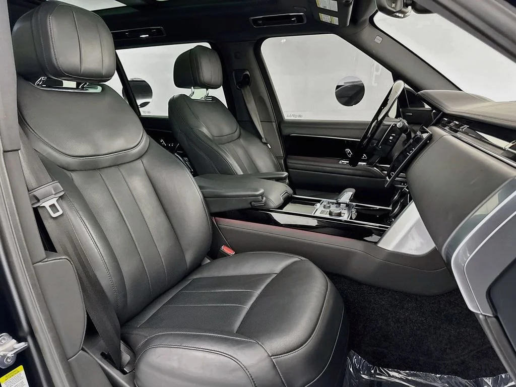 Used 2023 Black Land Rover SE image 29
