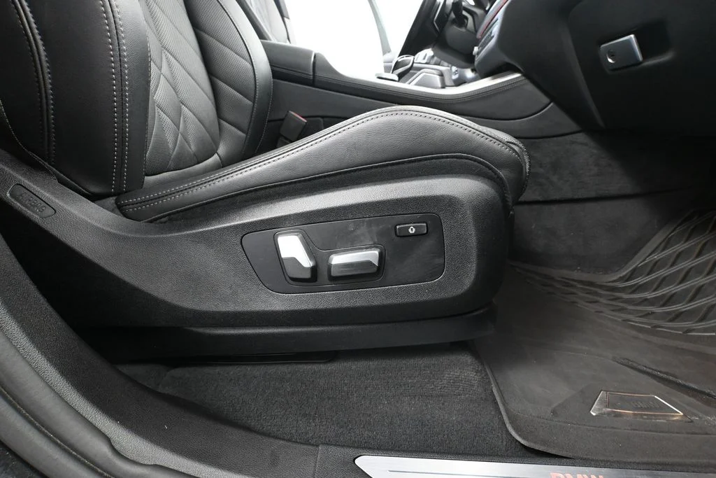 Used 2023 Gray BMW xDrive40i image 50