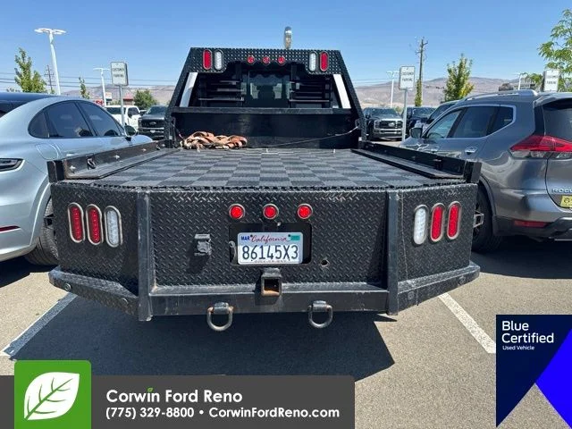 Used 2018 White Platinum Clearcoat Metallic Ford Lariat image 5