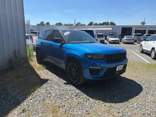 Used 2023 Blue Jeep Summit Reserve 4xe image 5
