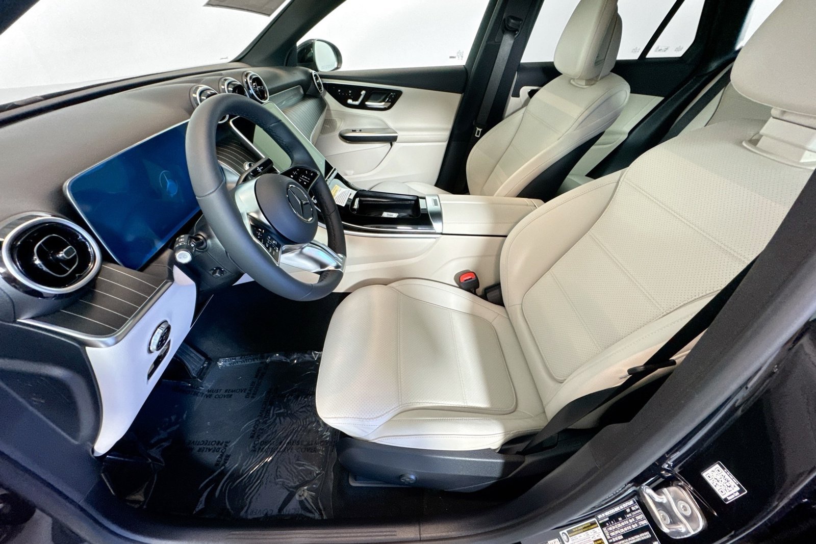 New 2026 Obsidian Black Metallic Mercedes-Benz GLC 300 image 18