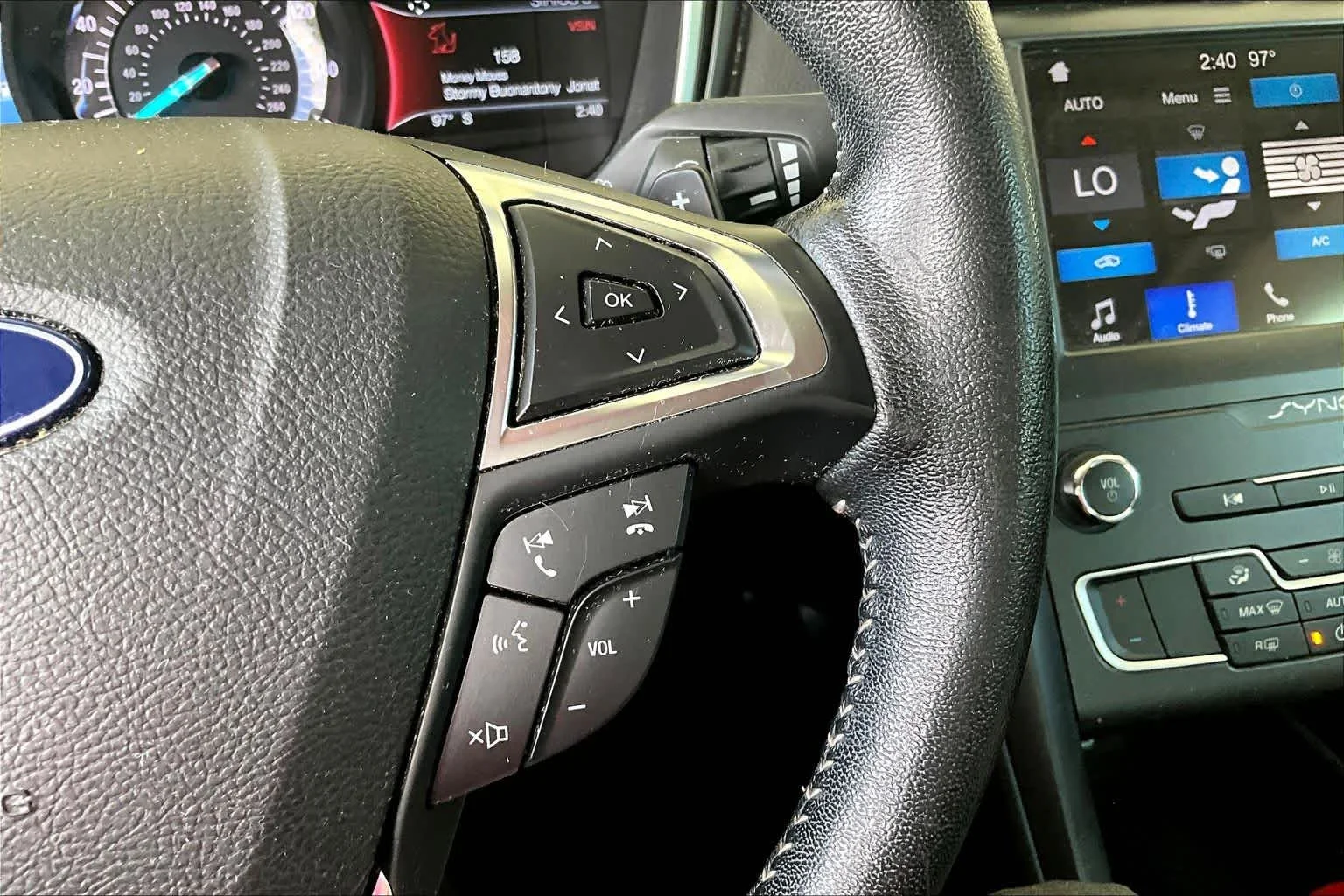 Used 2019 Magnetic Metallic Ford SE image 23