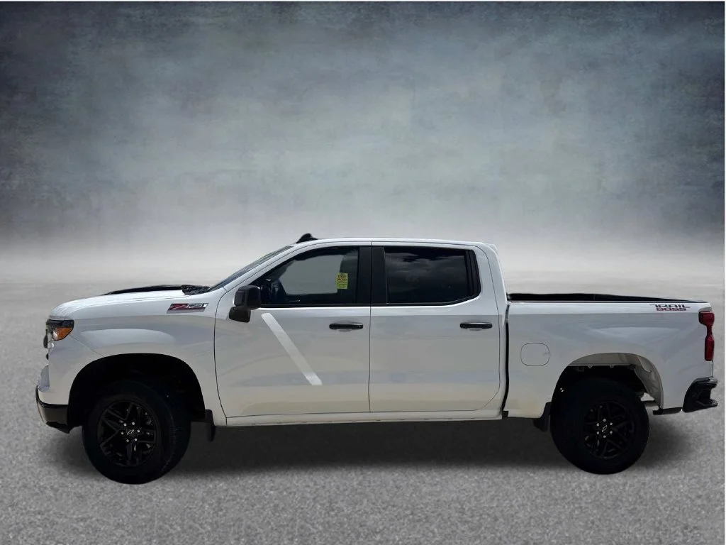 Used 2025 White Chevrolet Custom Trail Boss image 4